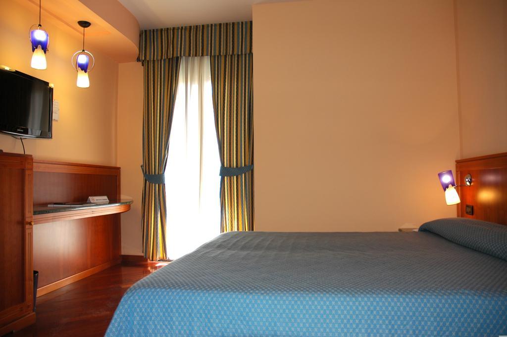 Hotel Michelangelo Palace & Spa Терни Экстерьер фото